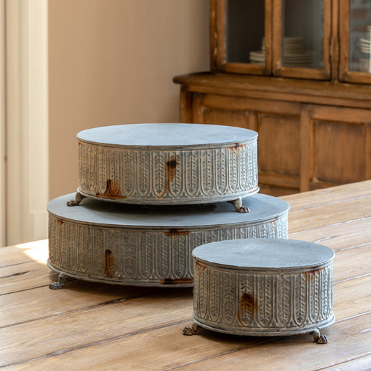 Vintage Style Round Display Platforms